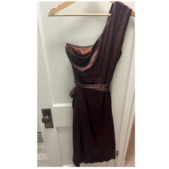 Baltic Born Celia One Shoulder Midi Dress in Clove NWT - Picture 6 of 7
